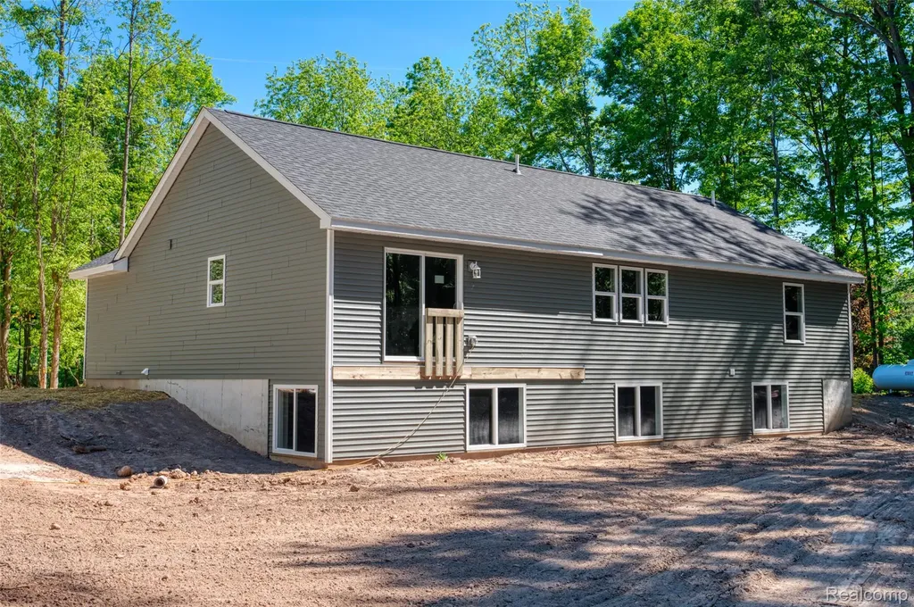 10551 W. Allen Road Conway Township MI 48836