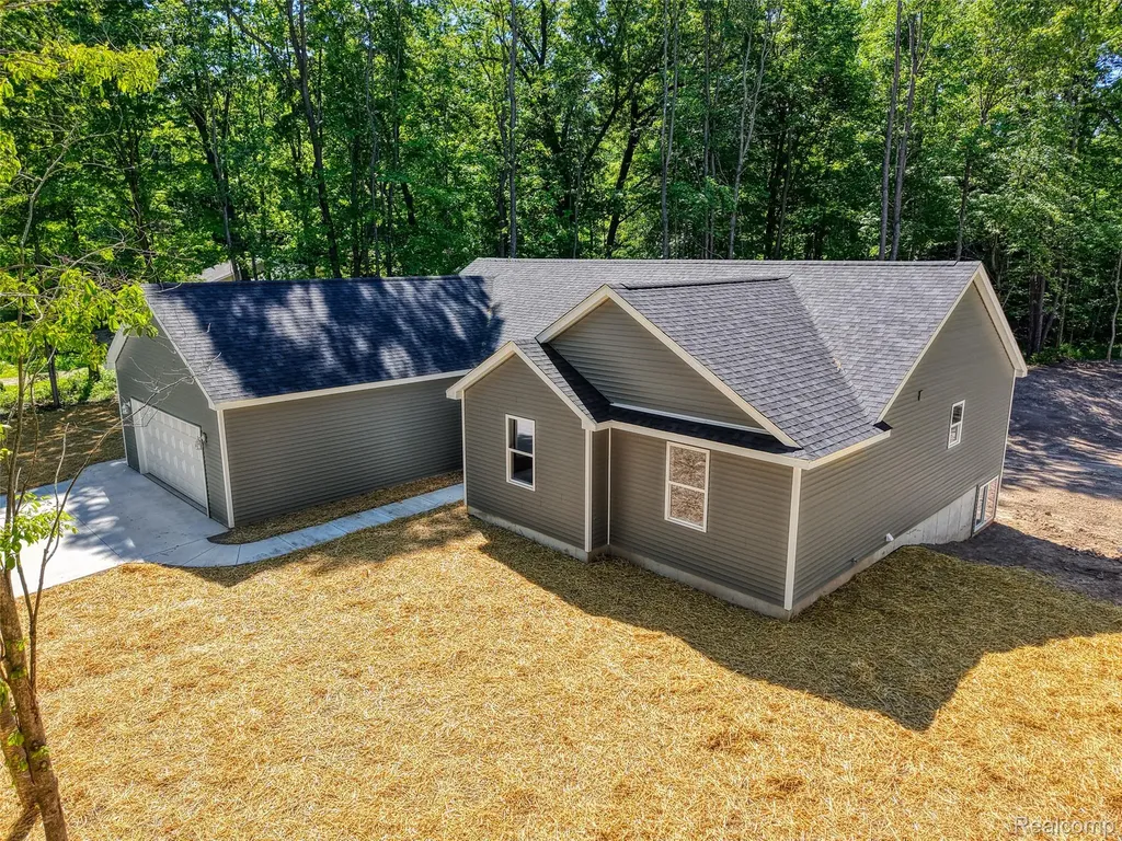 10551 W. Allen Road Conway Township MI 48836