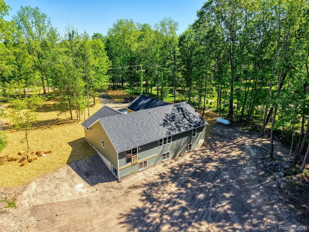 10551 W. Allen Road Conway Township MI 48836