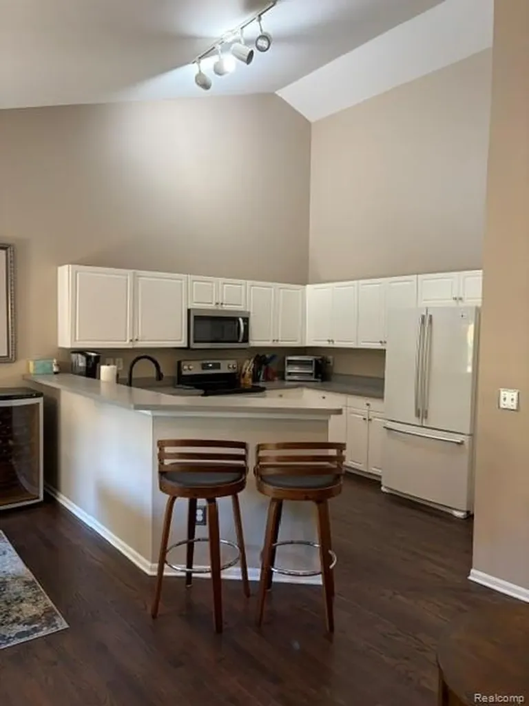 5523 Ashby Court Waterford Charter Township MI 48327