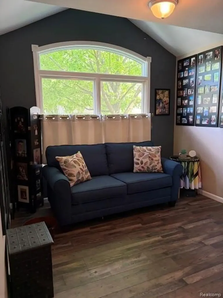 5523 Ashby Court Waterford Charter Township MI 48327