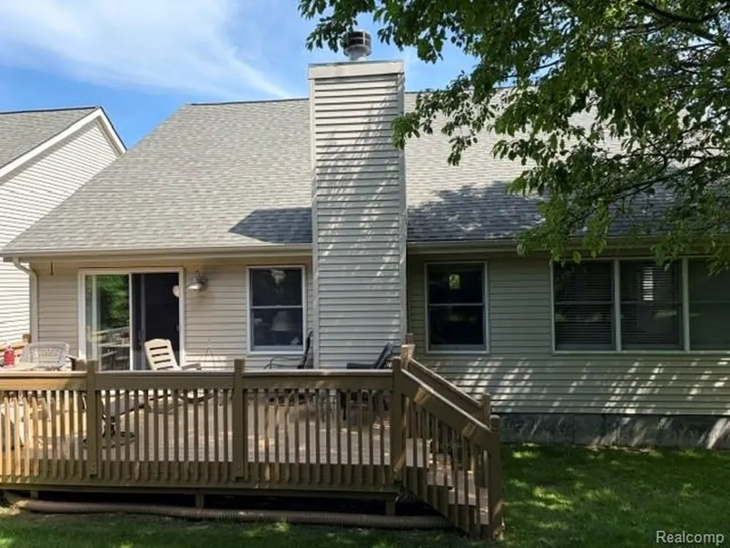 5523 Ashby Court Waterford Charter Township MI 48327
