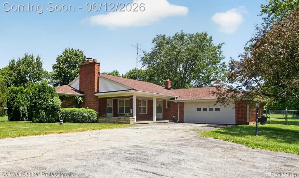 8245 Fenton Road Grand Blanc Charter Township MI 48439