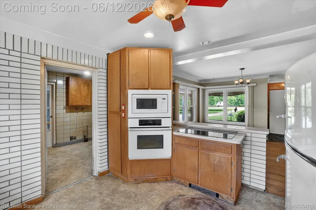 8245 Fenton Road Grand Blanc Charter Township MI 48439