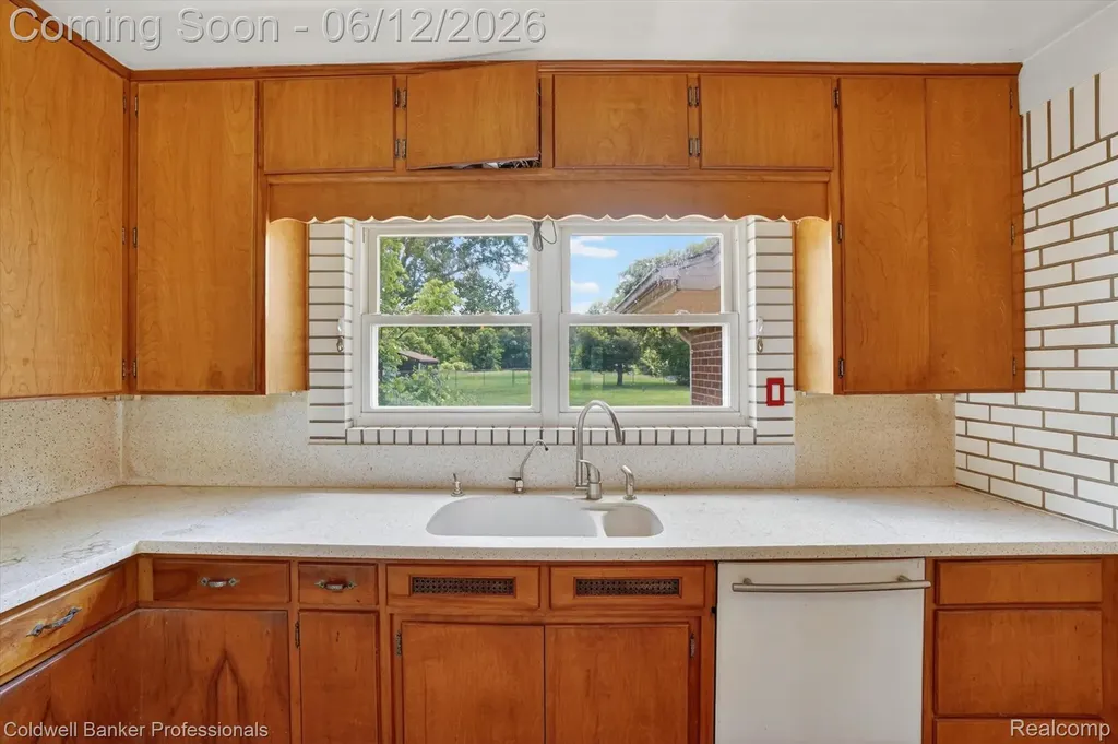 8245 Fenton Road Grand Blanc Charter Township MI 48439