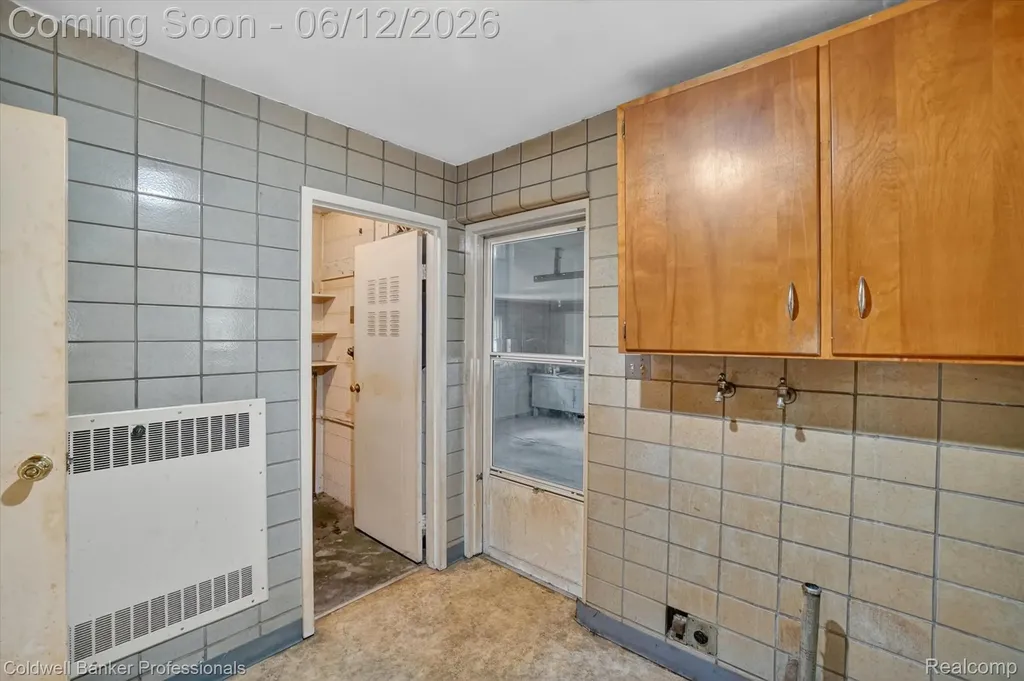 8245 Fenton Road Grand Blanc Charter Township MI 48439