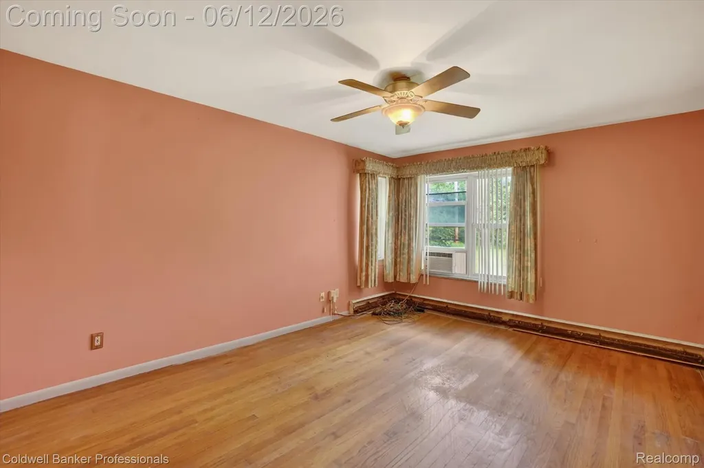 8245 Fenton Road Grand Blanc Charter Township MI 48439
