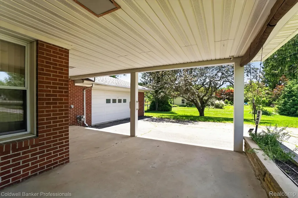 8245 Fenton Road Grand Blanc Charter Township MI 48439