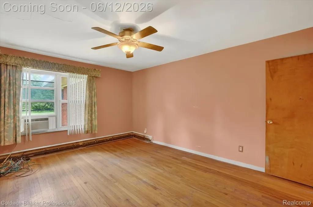 8245 Fenton Road Grand Blanc Charter Township MI 48439