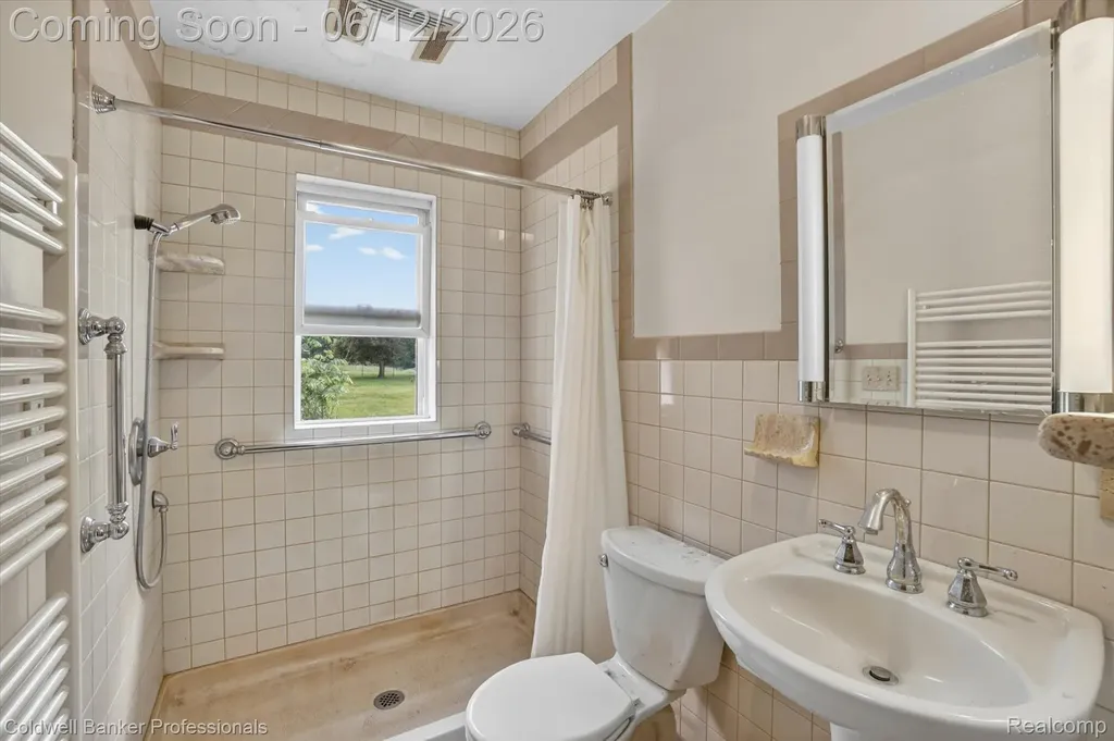 8245 Fenton Road Grand Blanc Charter Township MI 48439