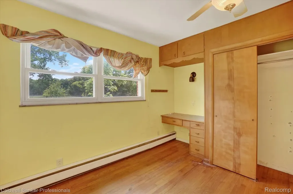 8245 Fenton Road Grand Blanc Charter Township MI 48439