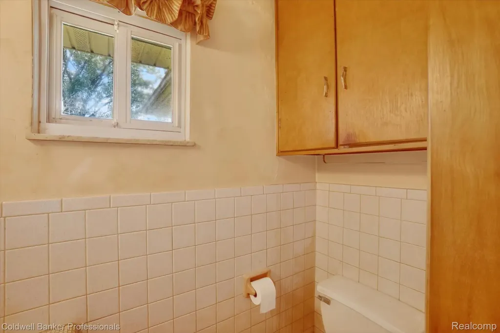 8245 Fenton Road Grand Blanc Charter Township MI 48439