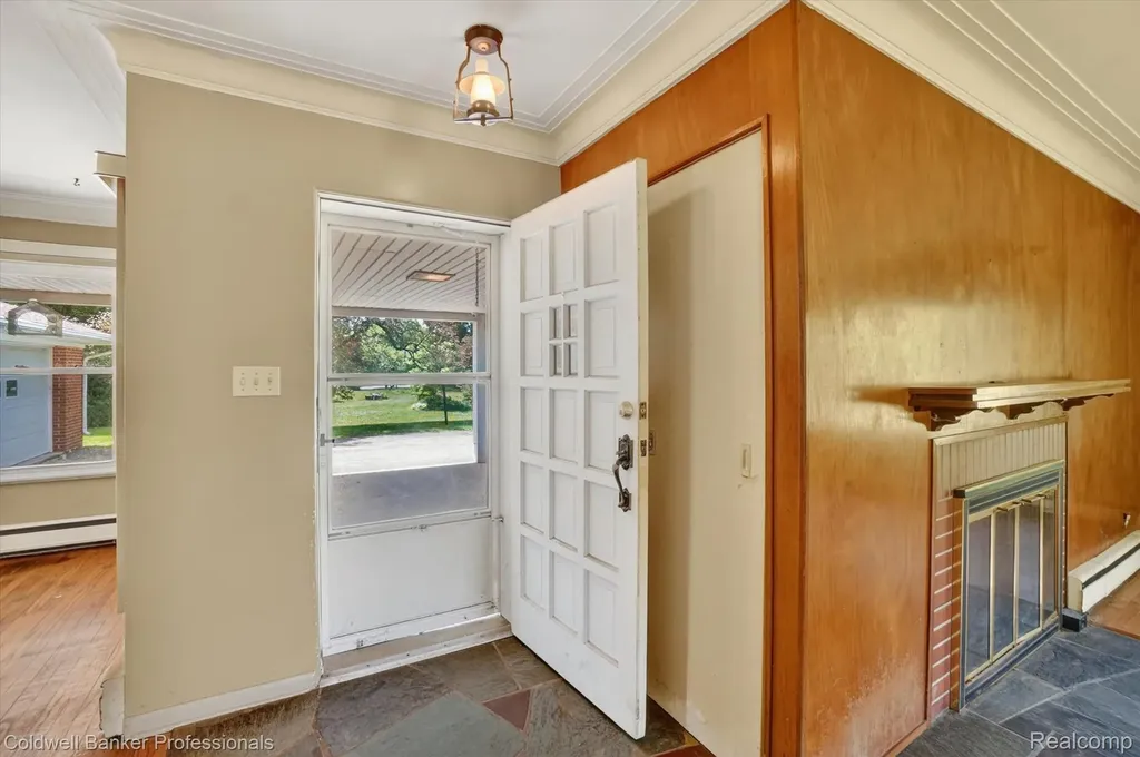 8245 Fenton Road Grand Blanc Charter Township MI 48439