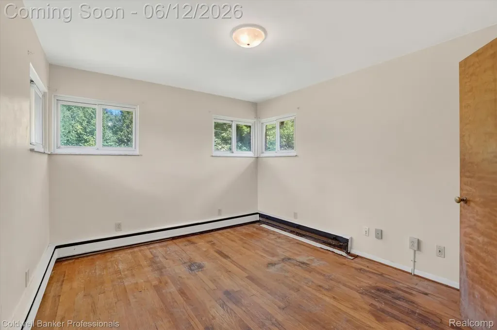 8245 Fenton Road Grand Blanc Charter Township MI 48439