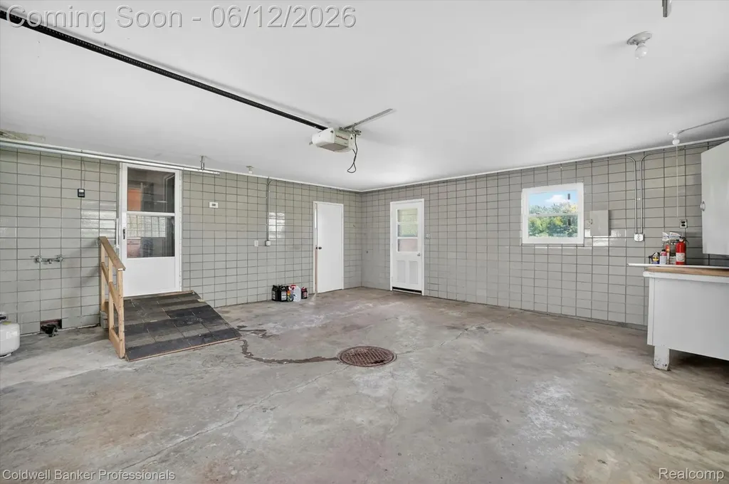8245 Fenton Road Grand Blanc Charter Township MI 48439