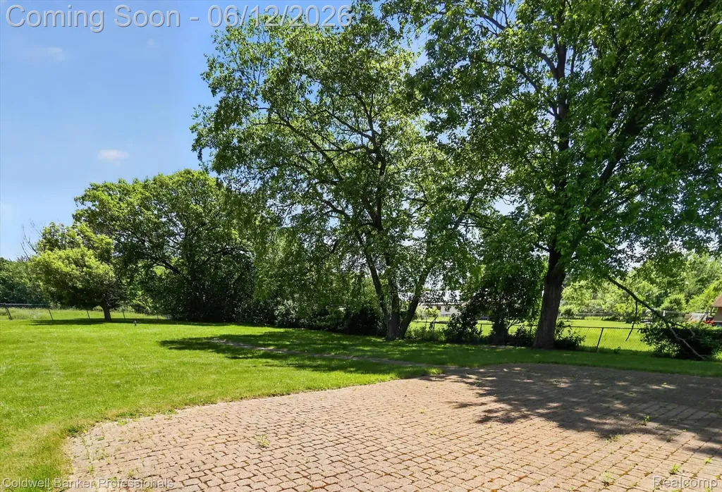 8245 Fenton Road Grand Blanc Charter Township MI 48439