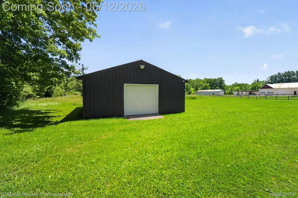 8245 Fenton Road Grand Blanc Charter Township MI 48439