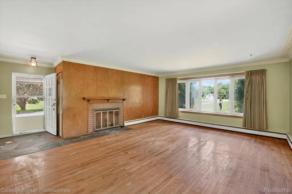 8245 Fenton Road Grand Blanc Charter Township MI 48439