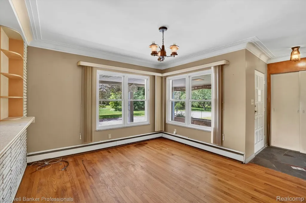 8245 Fenton Road Grand Blanc Charter Township MI 48439