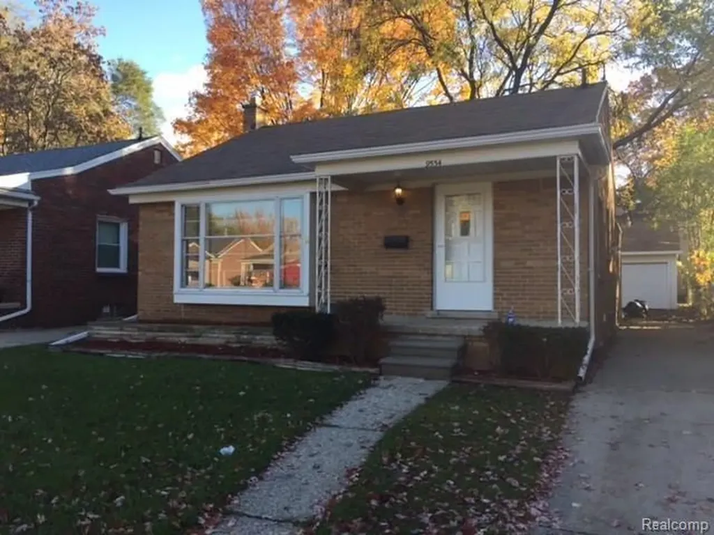 9554 Hazelton Redford Charter Township MI 48239