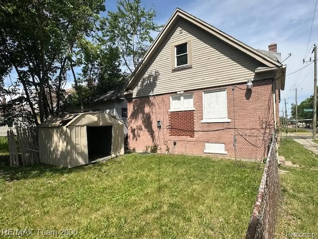14203 Roselawn Street Detroit City MI 48238