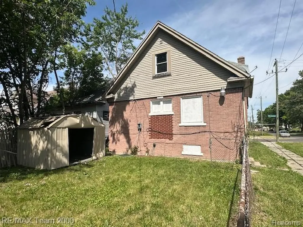 14203 Roselawn Street Detroit City MI 48238
