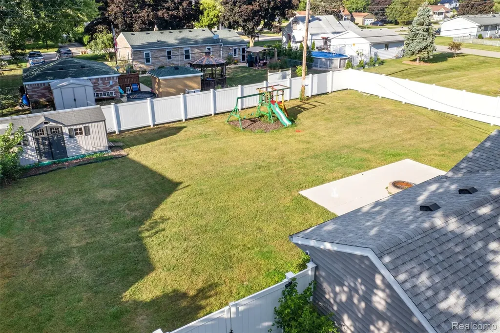 2075 Gulliver Drive Troy City MI 48085