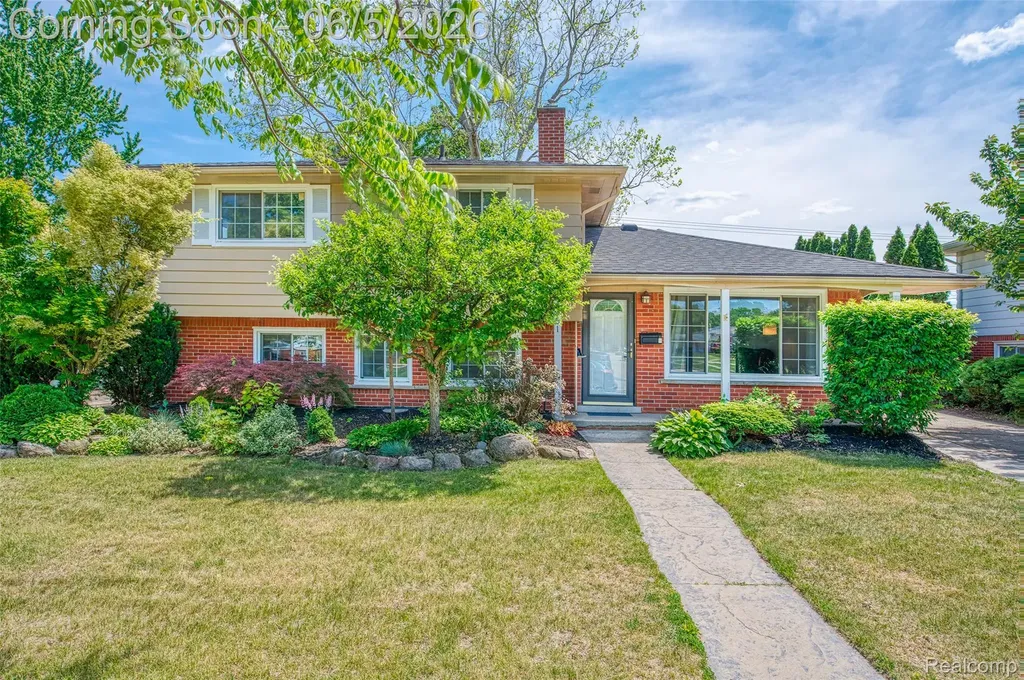 38451 Richland Street Livonia City MI 48150