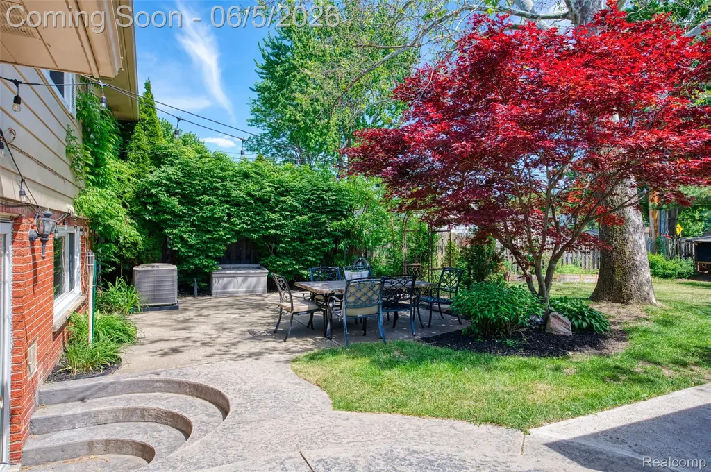 38451 Richland Street Livonia City MI 48150