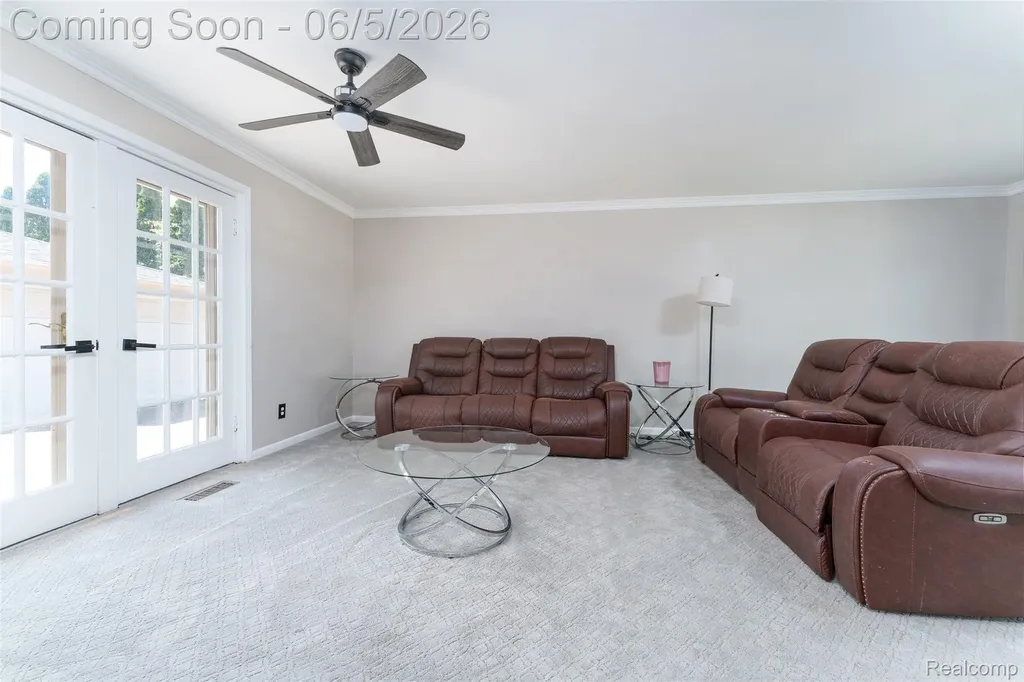 38451 Richland Street Livonia City MI 48150