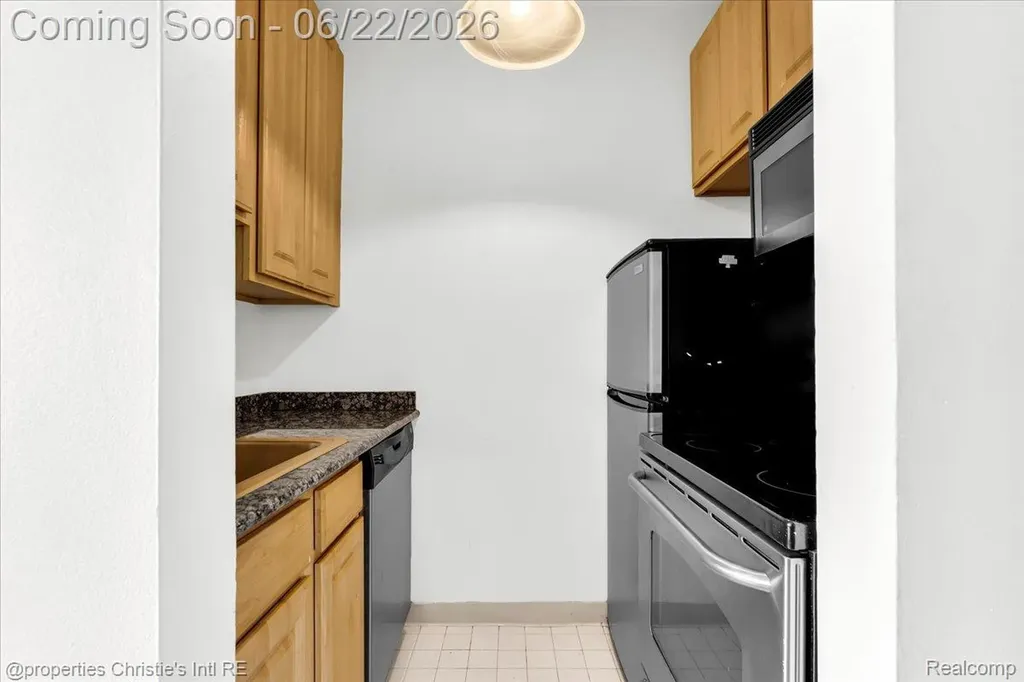 15 E Kirby Street Detroit City MI 48202
