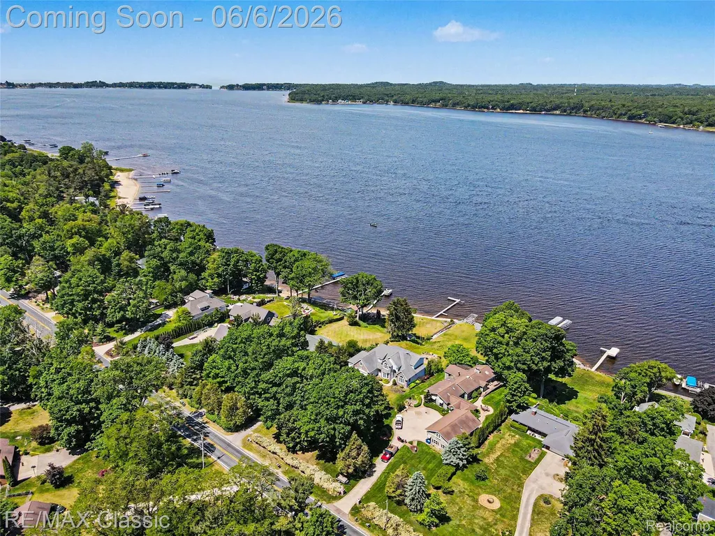 5118 S Shore Drive Fruitland Township MI 49461