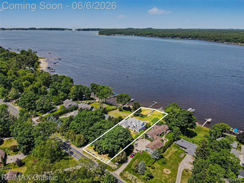 5118 S Shore Drive Fruitland Township MI 49461