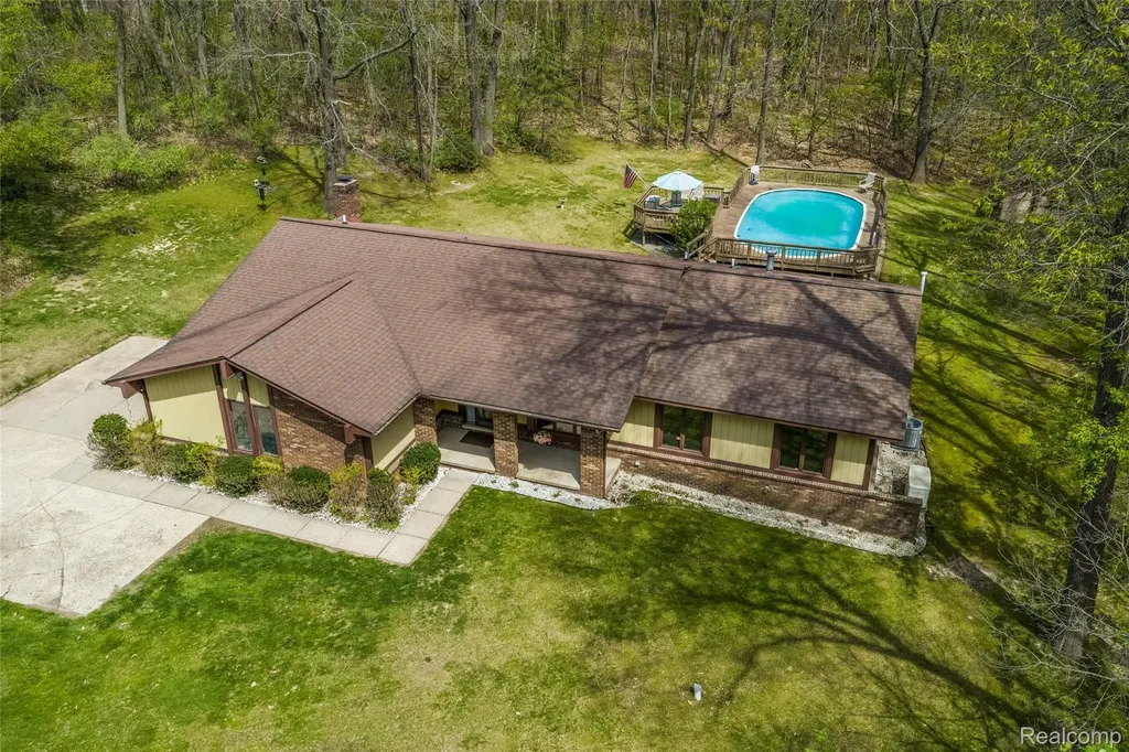 9730 Gibbs Road Springfield Charter Township MI 48348