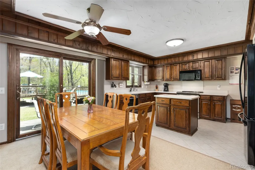 9730 Gibbs Road Springfield Charter Township MI 48348