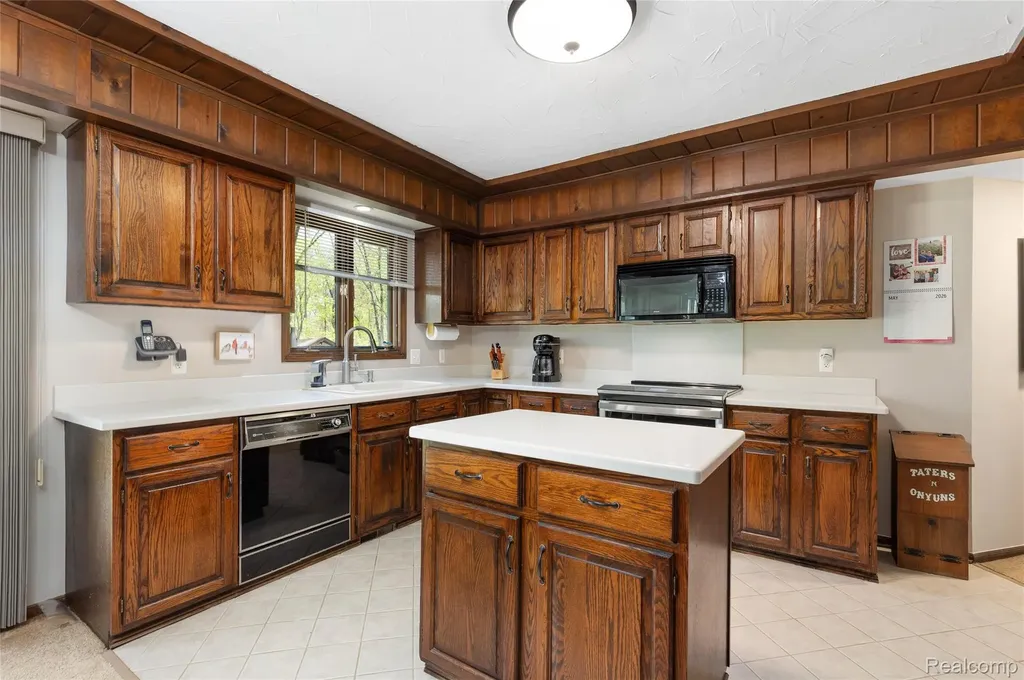 9730 Gibbs Road Springfield Charter Township MI 48348