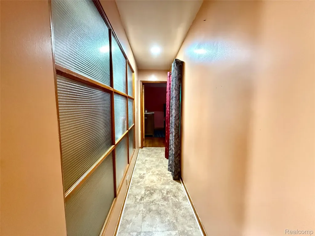 21370 Masch Avenue Warren City MI 48091
