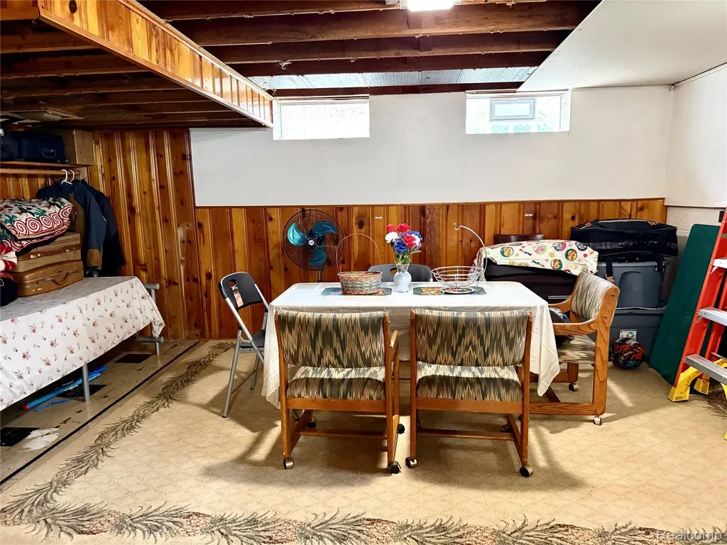 21370 Masch Avenue Warren City MI 48091