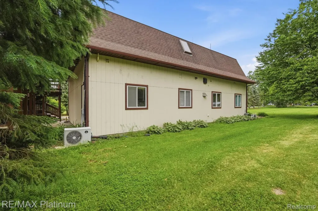 4328 N Gale Road Richfield Township MI 48423