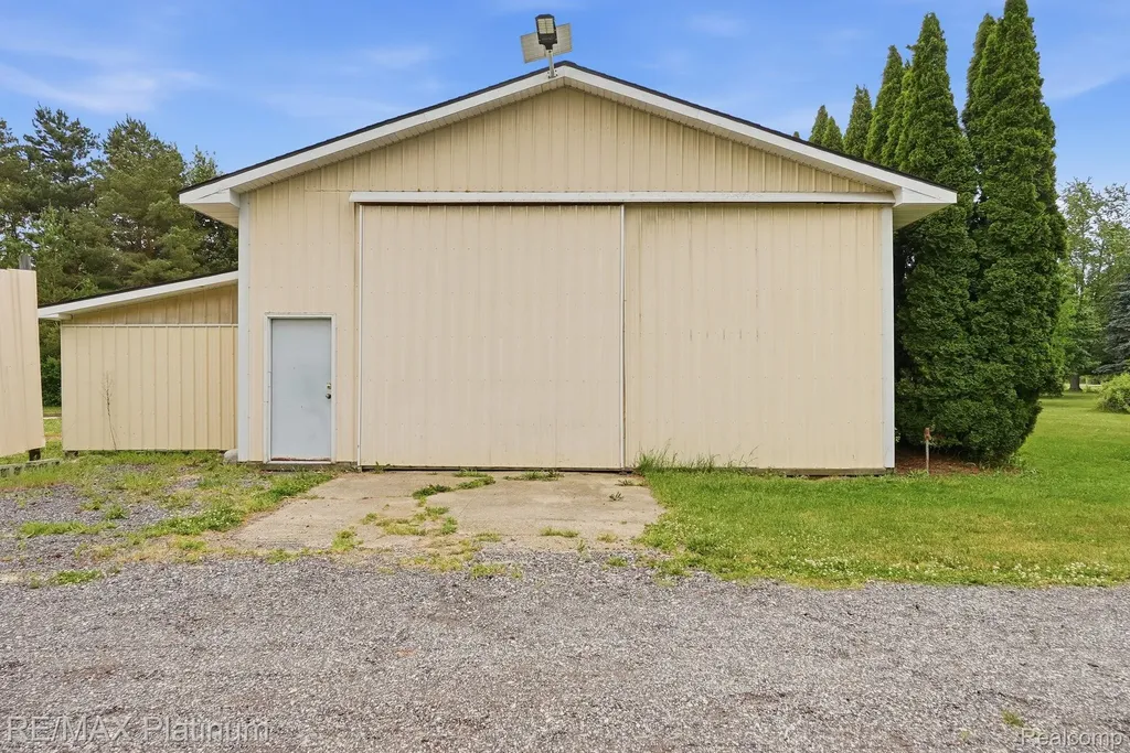 4328 N Gale Road Richfield Township MI 48423