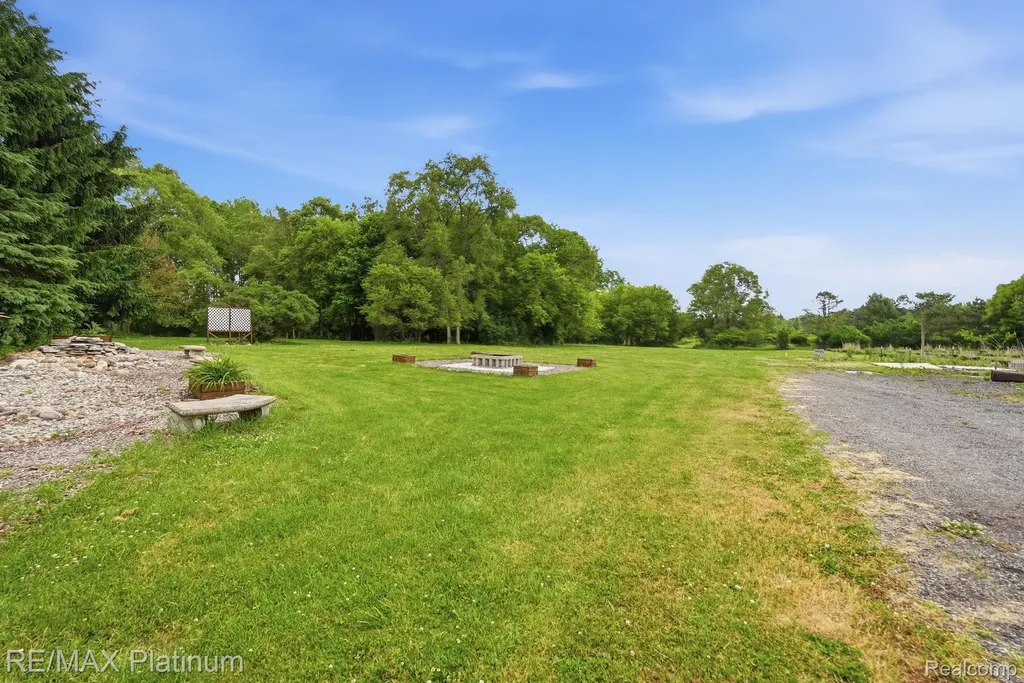 4328 N Gale Road Richfield Township MI 48423