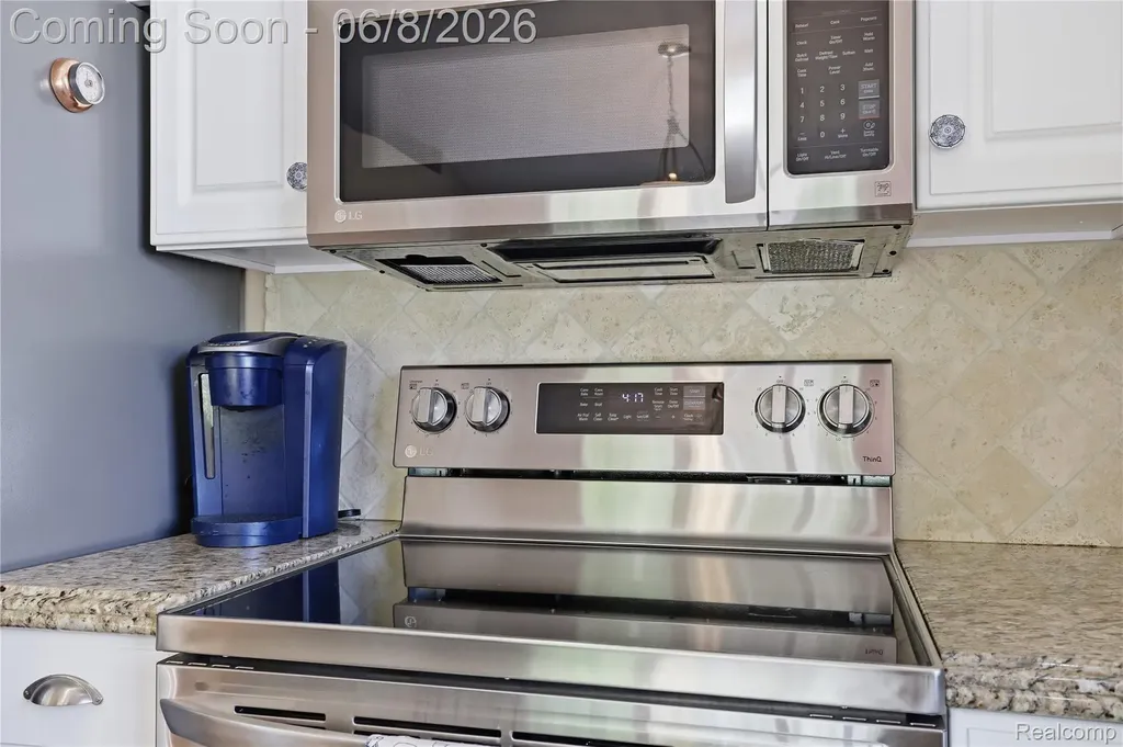 6153 Pine Creek Court Grand Blanc Charter Township MI 48439