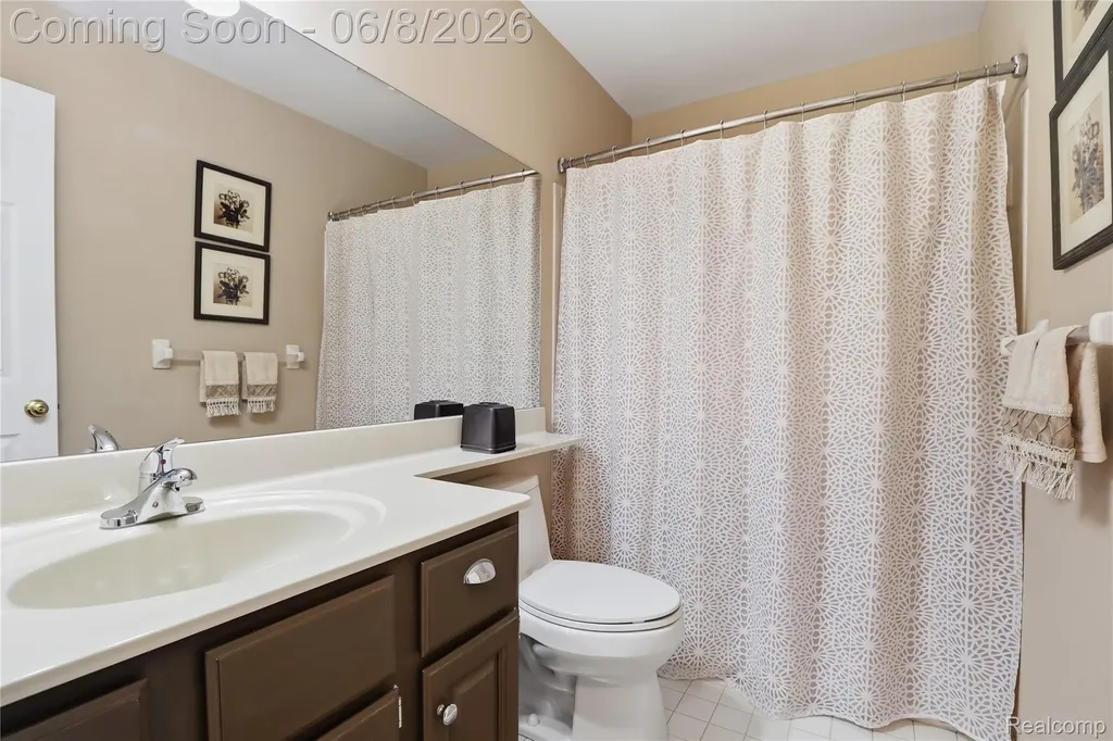 6153 Pine Creek Court Grand Blanc Charter Township MI 48439
