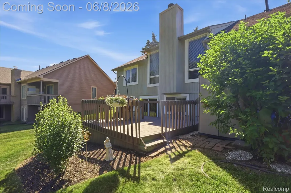 6153 Pine Creek Court Grand Blanc Charter Township MI 48439