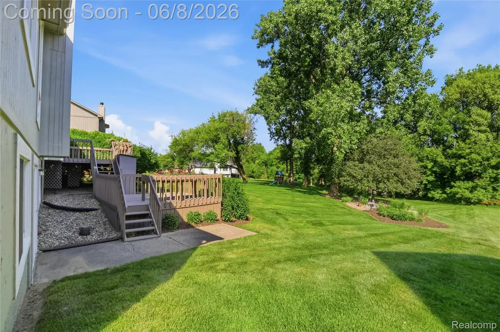6153 Pine Creek Court Grand Blanc Charter Township MI 48439