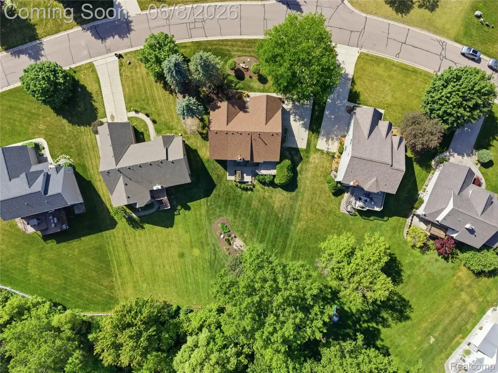 6153 Pine Creek Court Grand Blanc Charter Township MI 48439