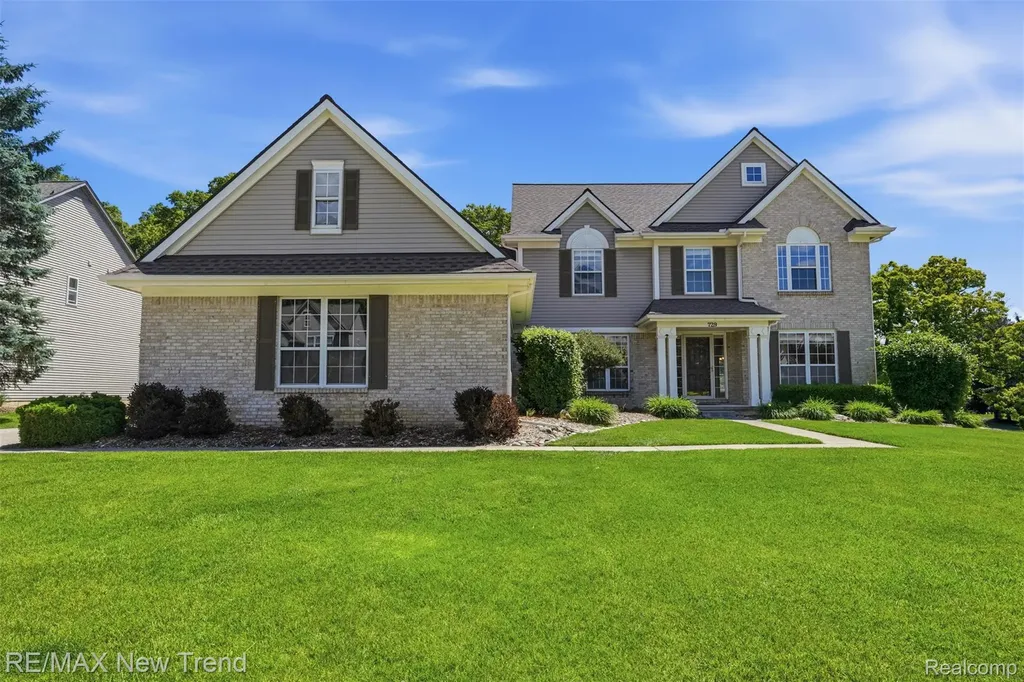 729 Akehurst Lane White Lake Charter Township MI 48386