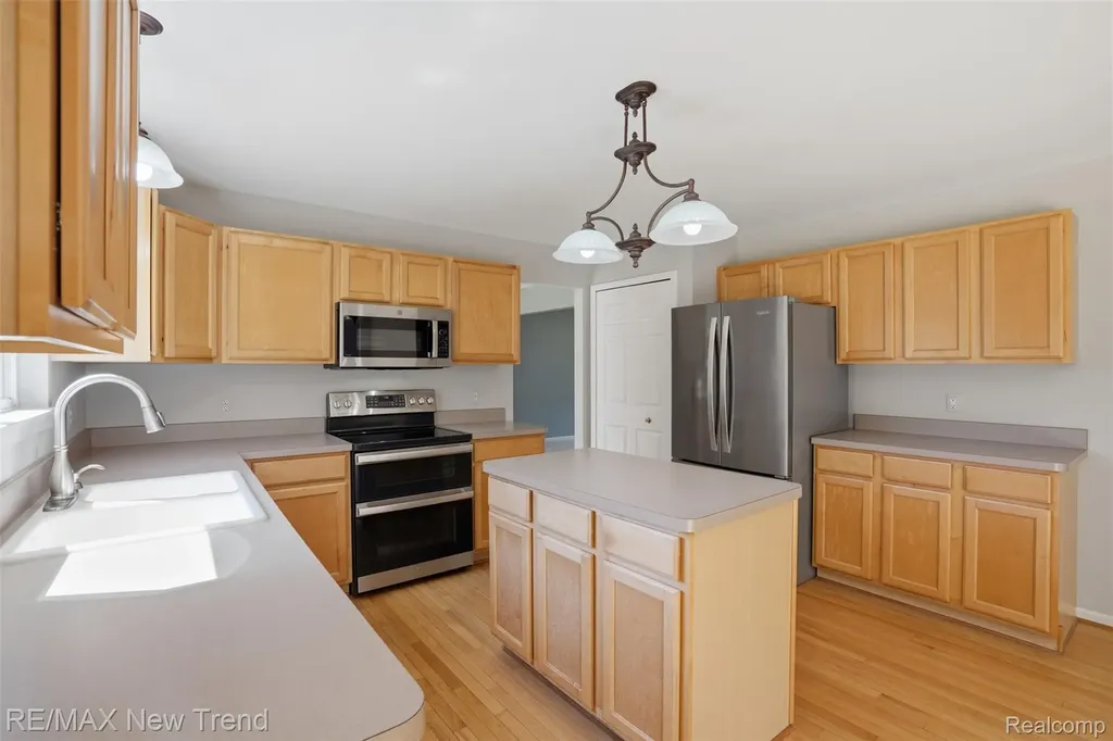 729 Akehurst Lane White Lake Charter Township MI 48386