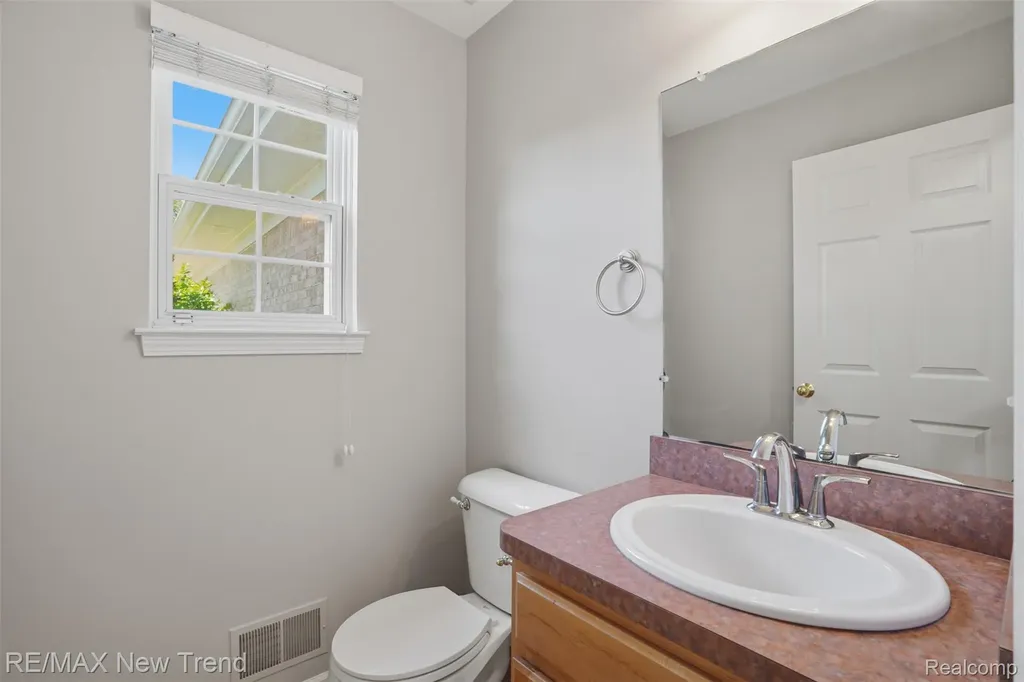 729 Akehurst Lane White Lake Charter Township MI 48386