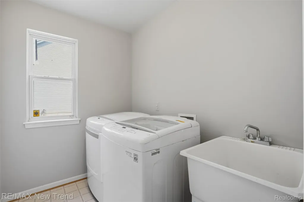 729 Akehurst Lane White Lake Charter Township MI 48386